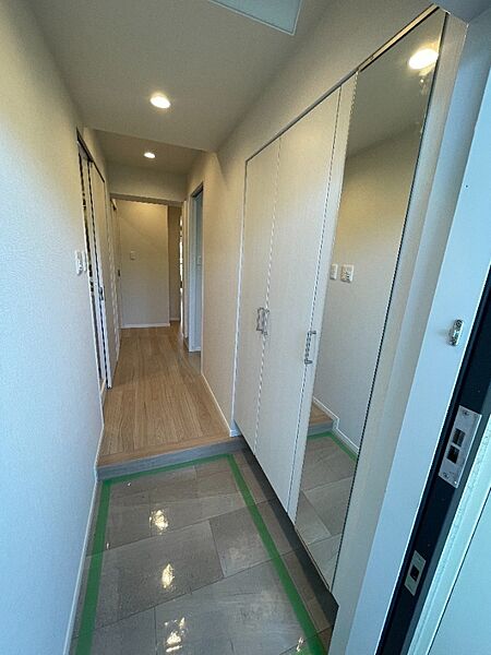 玄関を拡大表示