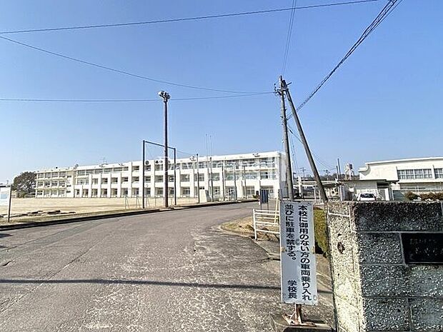 美濃加茂市立西中学校 3900m
