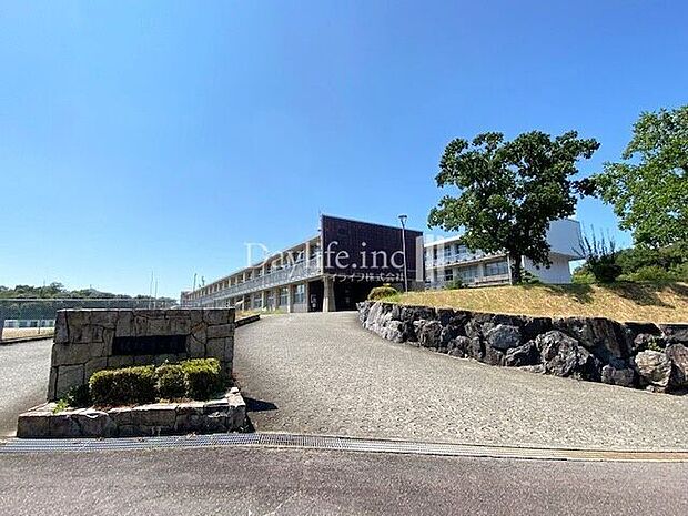 坂祝町立坂祝中学校 2500m