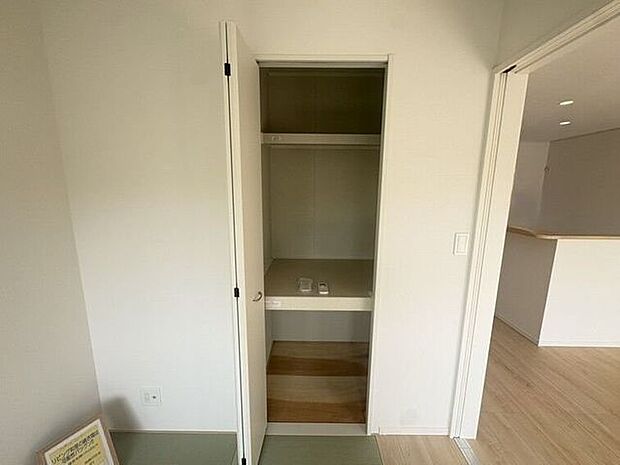 5帖洋風和室 押入