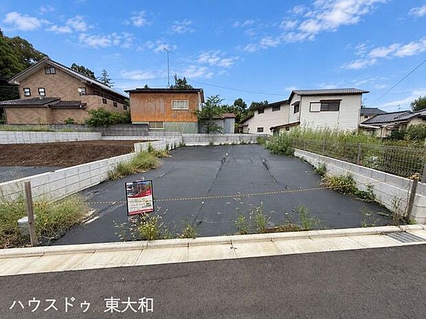 151.99m2のゆとりある敷地で、マイホーム計画の幅が広がります。建物だけでなく、駐車場やお庭の配置も検討しやすい広さです。