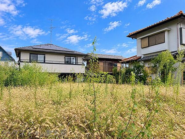 陽当たりや周辺の建物との位置関係を現地で確認できる写真。建築後の暮らしをイメージできます。