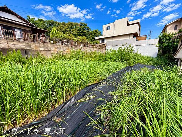 北側約20.0m、南側約19.5mの奥行きを確保したゆとりある敷地。219.84m2（約66.50坪）の広さを活かし、さまざまなプランを検討できます。