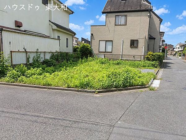土地全体を見渡せる写真です。敷地の広がりや周辺環境をじっくりご確認ください。