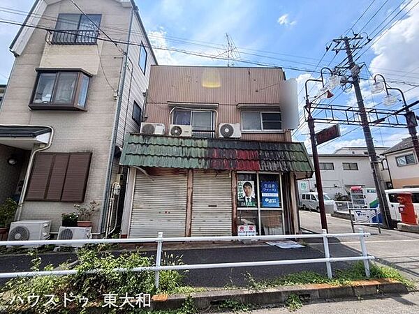既存建物があることで、実際の敷地の広さや周辺環境をイメージしやすいのもポイント。建物の活用・建て替えなど、用途に合わせてご検討いただけます。