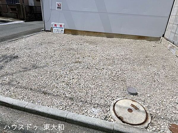 敷地内の高低差が少なく、建物や外構の計画がしやすい土地。造成や外構工事にかかる費用を抑えられる可能性があるのも魅力です。