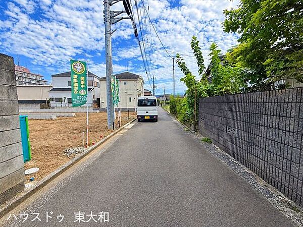 西側約3.65～3.81ｍの公道に接道。区画ごとに整備された5区画の分譲地で、現地の広がりや区画配置を確認できます。