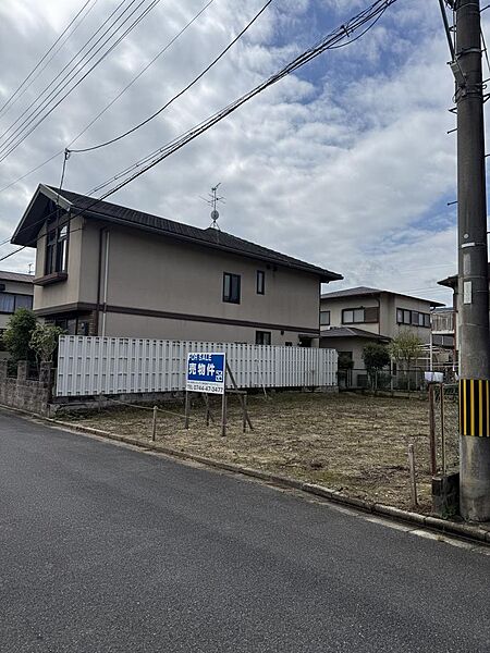 対象地を北東側から撮影