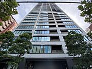 麻布十番駅より徒歩9分 築12年9ヶ月 29階建の賃貸物件