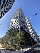 広尾駅より徒歩11分 築2年8ヶ月 32階建の賃貸物件