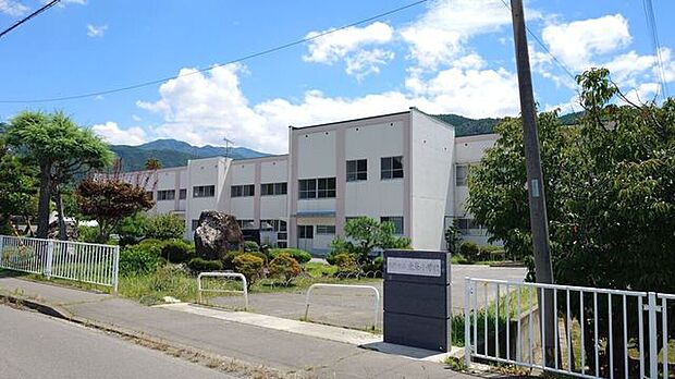 東条小学校 1360m