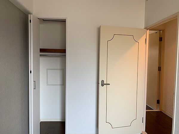 洋室4.4帖　収納