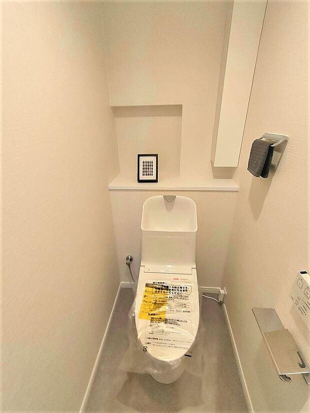 もちろん、トイレも新規交換済。ウォシュレットも完備しております。