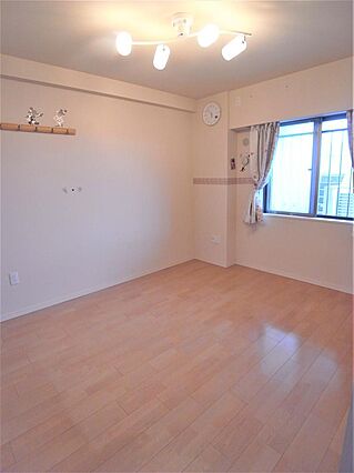 洋室約６．５帖...