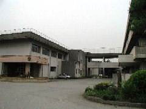 小山市立羽川小学校 2216m