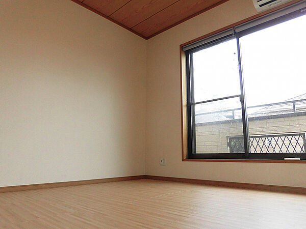 ☆掃除がしやすく清潔な床が保てるフローリングのお部屋♪