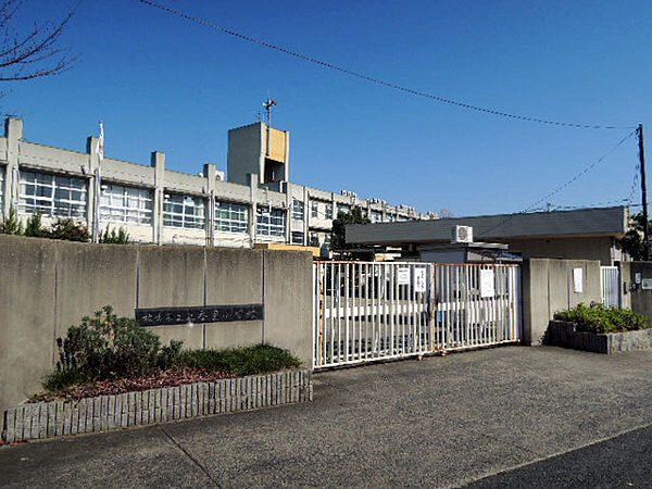 枚方市立香里小学校まで997m