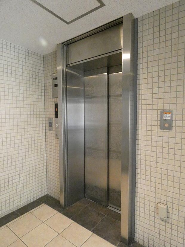 エレベーターホール（1階）