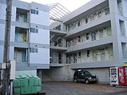 野町駅より徒歩15分 築37年7ヶ月 4階建の賃貸物件