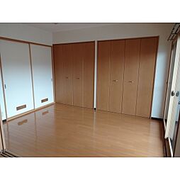 ピアーズ西出雲 206 2階3LDKのリビング/ダイニング