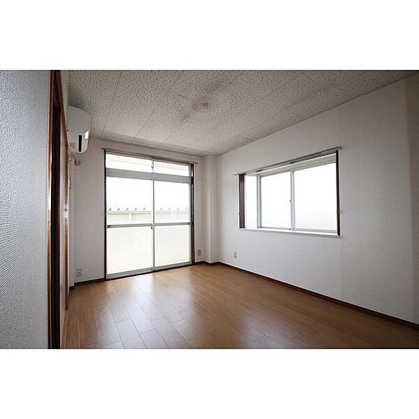 apartment 茨城県かすみがうら市稲吉5丁目
地図を見る