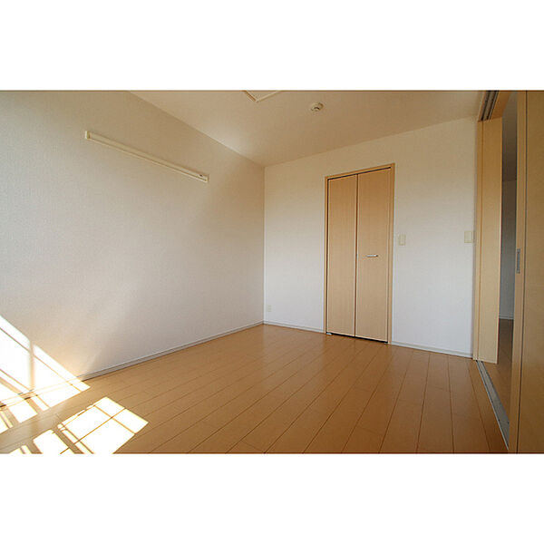 apartment 茨城県かすみがうら市下稲吉
地図を見る