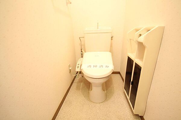 画像8:温水洗浄便座付きのトイレ！