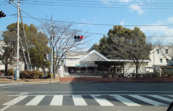 画像22:【中学校】吾妻中学校まで1600ｍ