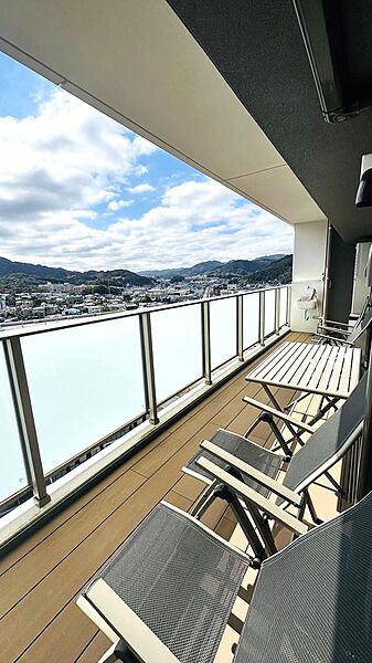 南向きワイドバルコニーからの眺望　スロップシンクもあります