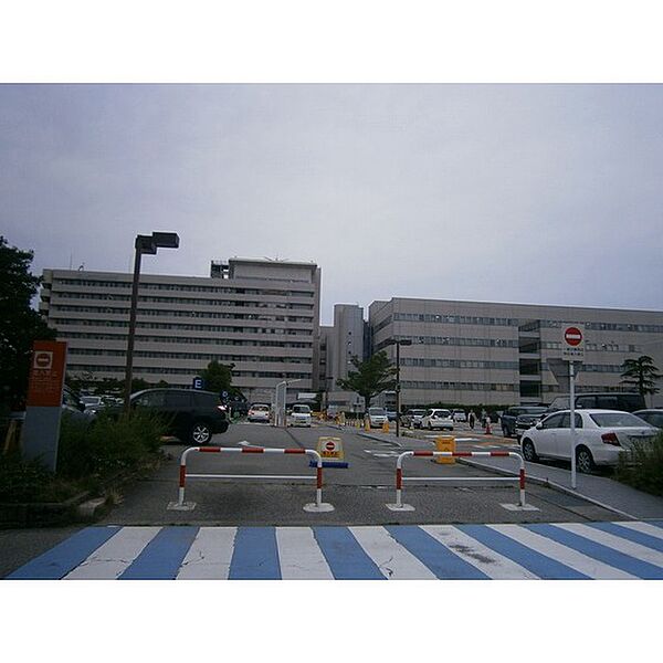 画像18:病院「富山県立中央病院まで3700ｍ」