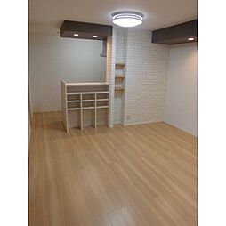 グリーン・トロント A棟 102 1階1LDKのリビング/ダイニング