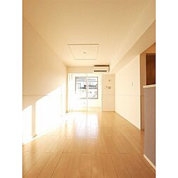 ドゥ・ステージアVI 104 1階1LDKのリビング/ダイニング