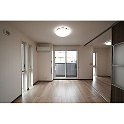 Happiness・fortress 203 2階2LDKのリビング/ダイニング