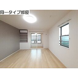 ヴィラージュ・ツボノIII 204 2階ワンルームのリビング/ダイニング