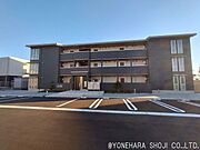 大泉駅より徒歩18分 築1年8ヶ月 3階建の賃貸物件