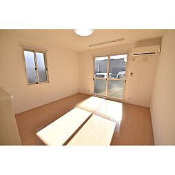 ティアモ 101 1階ワンルームのリビング/ダイニング