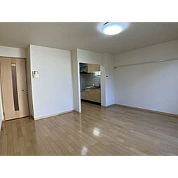 メゾンドアンソレイエ 102 1階1LDKのリビング/ダイニング