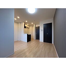 アジュール東福原 202 2階1LDKのリビング/ダイニング