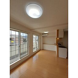 ポライトリー・ケイ 202 2階1LDKのリビング/ダイニング