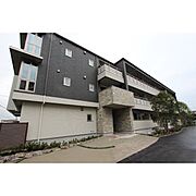  2階 築9年10ヶ月の賃貸物件