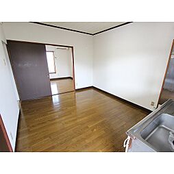 ハイツ長岡 D 2階1DKのリビング/ダイニング