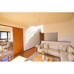 コンフォール 103 1階2LDKのリビング/ダイニング