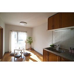 ロベリア 202 2階2DKのリビング/ダイニング