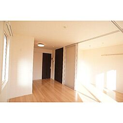 ヴィアーレ 105 1階1LDKのリビング/ダイニング