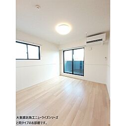 ジェントリー・ミルト 203 2階2LDKのリビング/ダイニング