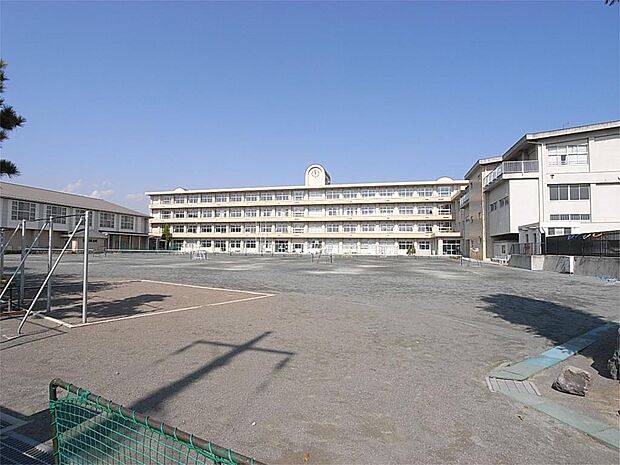 高崎市立塚沢中学校（790m）