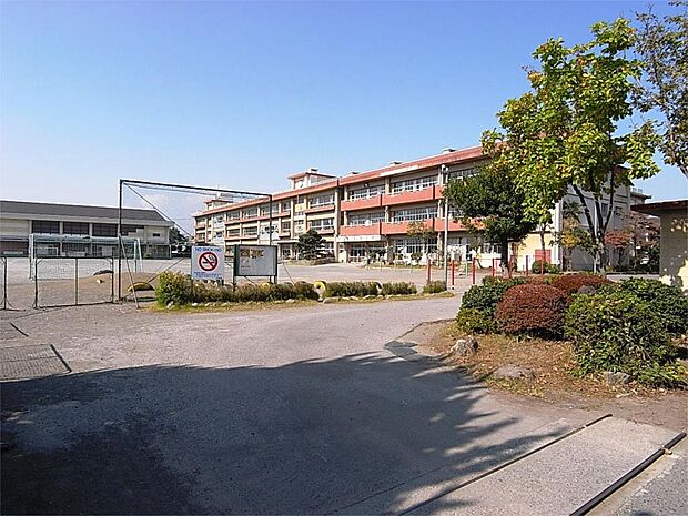 高崎市立塚沢小学校（636m）