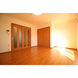 エスターエイト 203 2階1DKのリビング/ダイニング