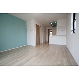 グリーンヒルズA 2階ワンルームのリビング/ダイニング