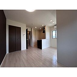 エバーレジデンス 2階1LDKのリビング/ダイニング